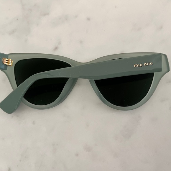 Miu Miu Green Cateye Sunglasses Glasses Frames Eyeglasses Italy Pink Velvet Case - Picture 2 of 12